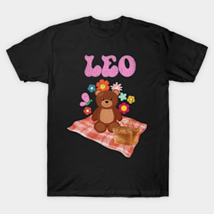 Vintage Leo Teddy Bear Zodiac Sign Astrology Cute July August T-Shirt